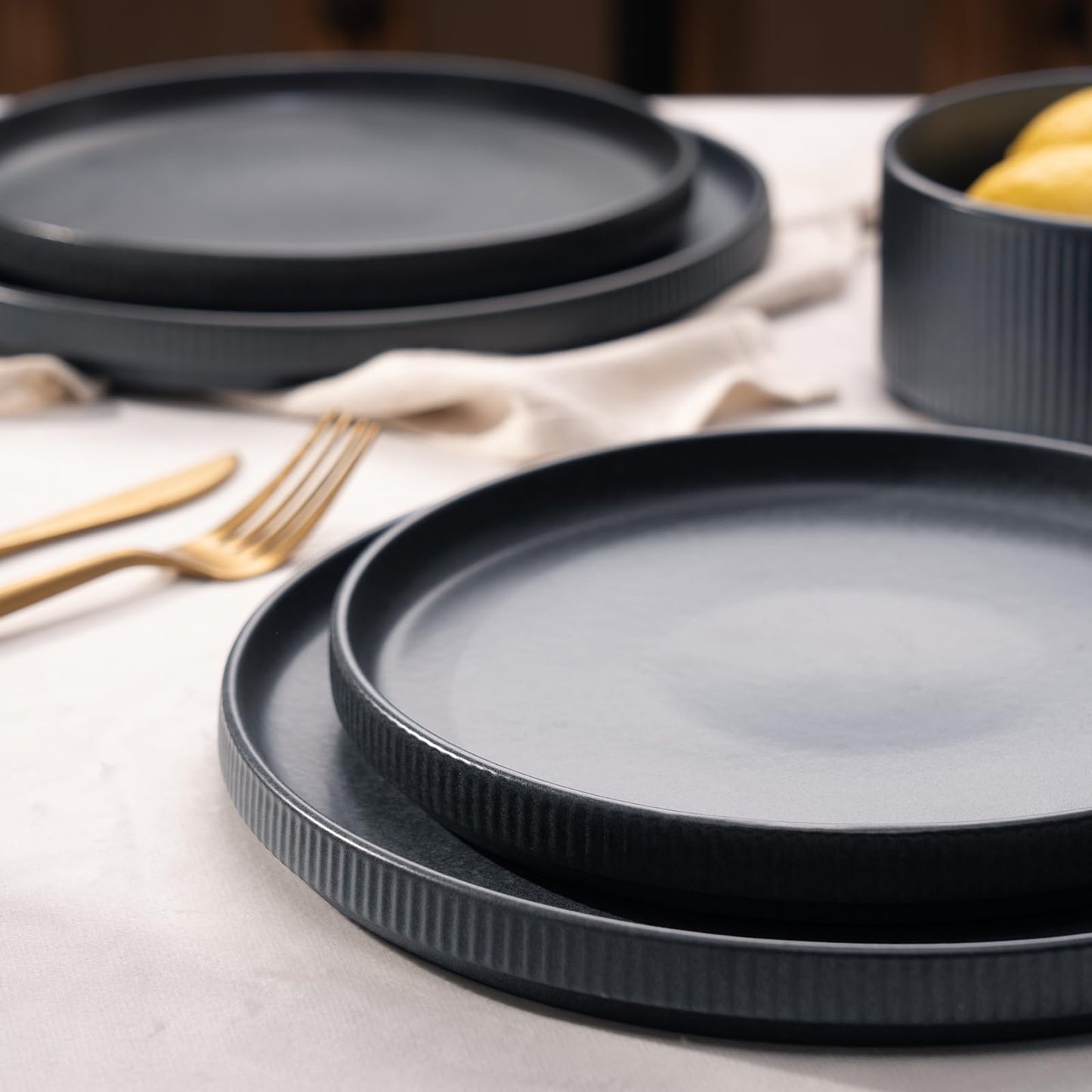 Famiware Star Dinnerware Sets, Plates and Bowls Set for 4, 12 Pieces Dishes- Chip and Scratch Resistant, Microwave and Dishwasher Safe Kitchen Set, Cappuccino White