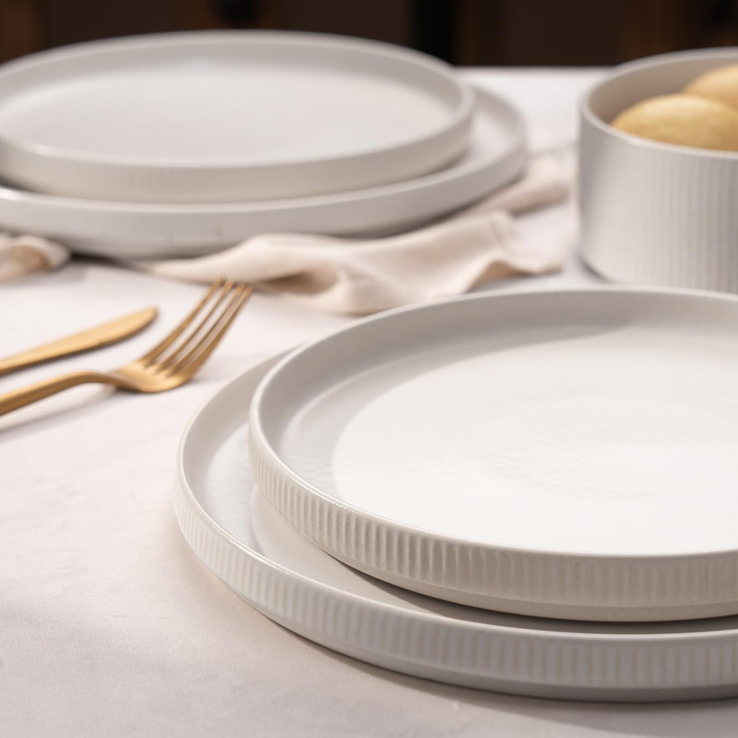 Famiware Star Dinnerware Sets, Plates and Bowls Set for 4, 12 Pieces Dishes- Chip and Scratch Resistant, Microwave and Dishwasher Safe Kitchen Set, Cappuccino White
