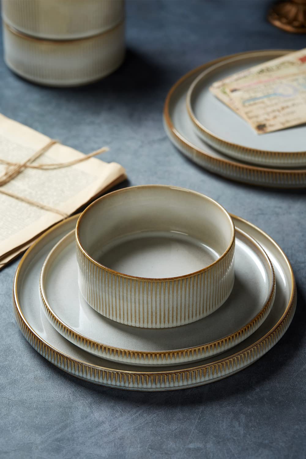 Famiware Star Dinnerware Sets, Plates and Bowls Set for 4, 12 Pieces Dishes- Chip and Scratch Resistant, Microwave and Dishwasher Safe Kitchen Set, Cappuccino White