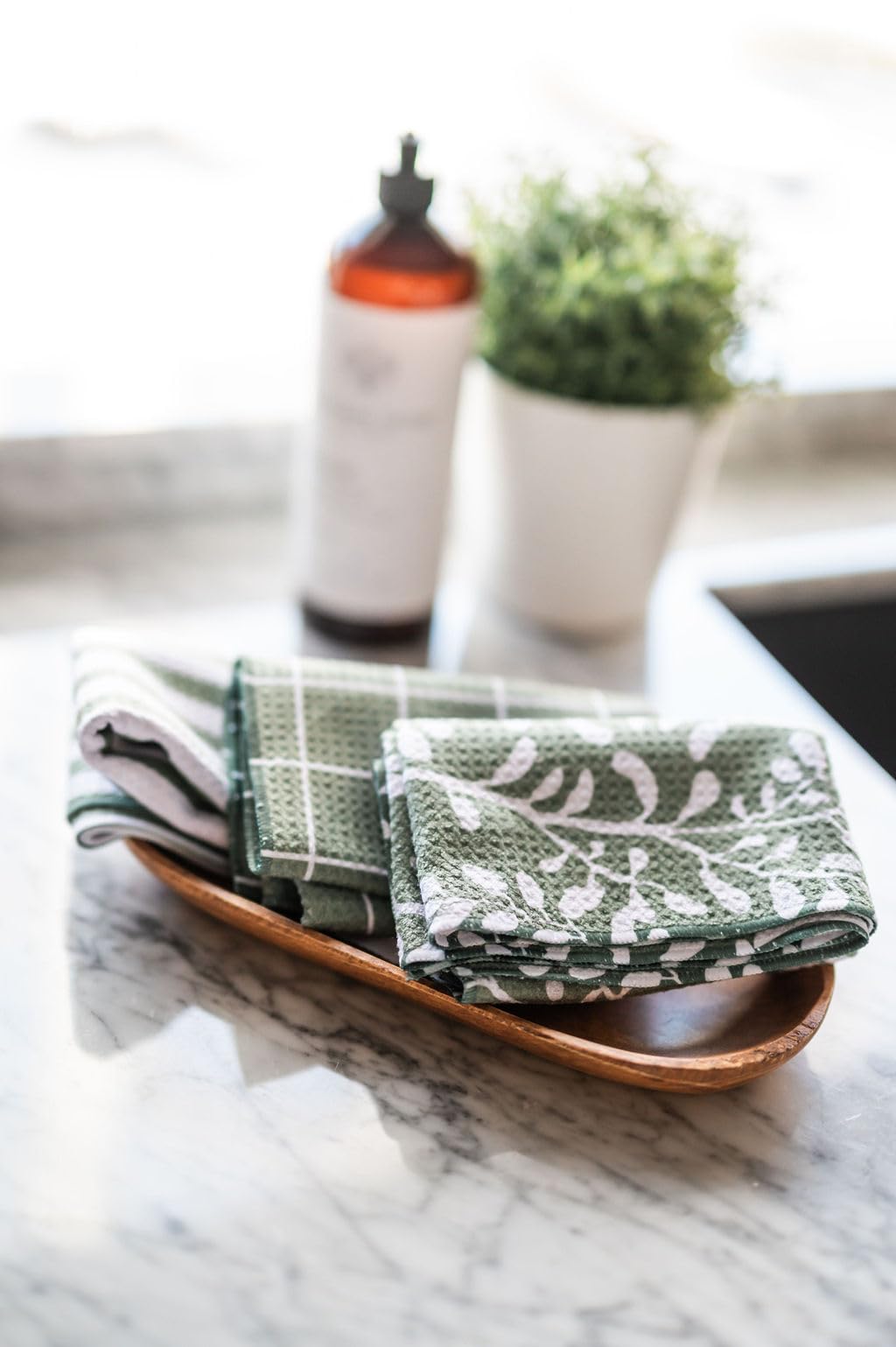 || 3 Pack|| Not Your Ordinary Dish Towels || Waffle Weave Microfiber || Tea Towels || Highly Absorbent || Hanging Loop || Dish Cloths || Modern || Designer Prints (Easter Bows)