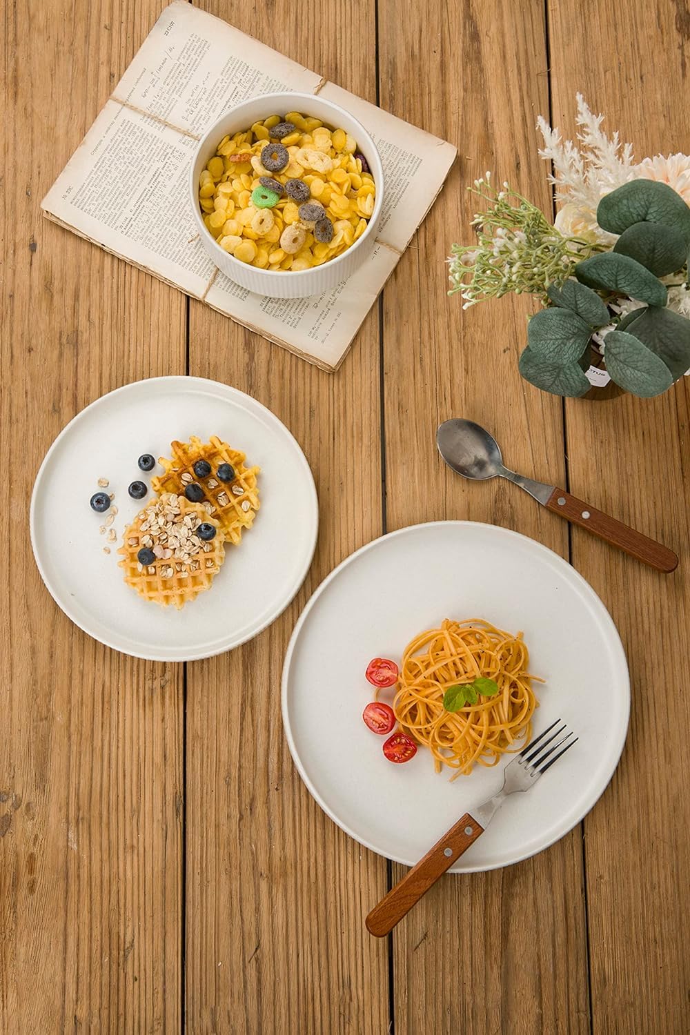Famiware Star Dinnerware Sets, Plates and Bowls Set for 4, 12 Pieces Dishes- Chip and Scratch Resistant, Microwave and Dishwasher Safe Kitchen Set, Cappuccino White
