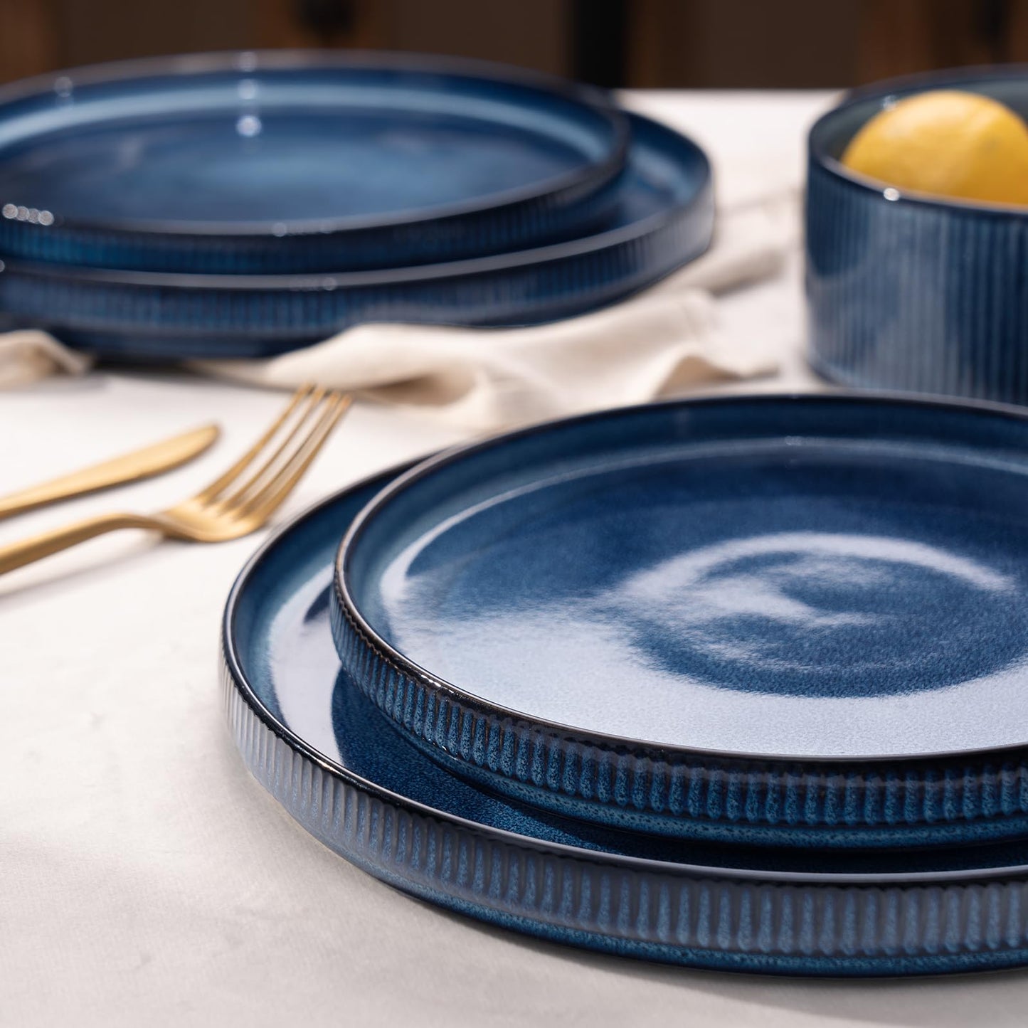 Famiware Star Dinnerware Sets, Plates and Bowls Set for 4, 12 Pieces Dishes- Chip and Scratch Resistant, Microwave and Dishwasher Safe Kitchen Set, Cappuccino White
