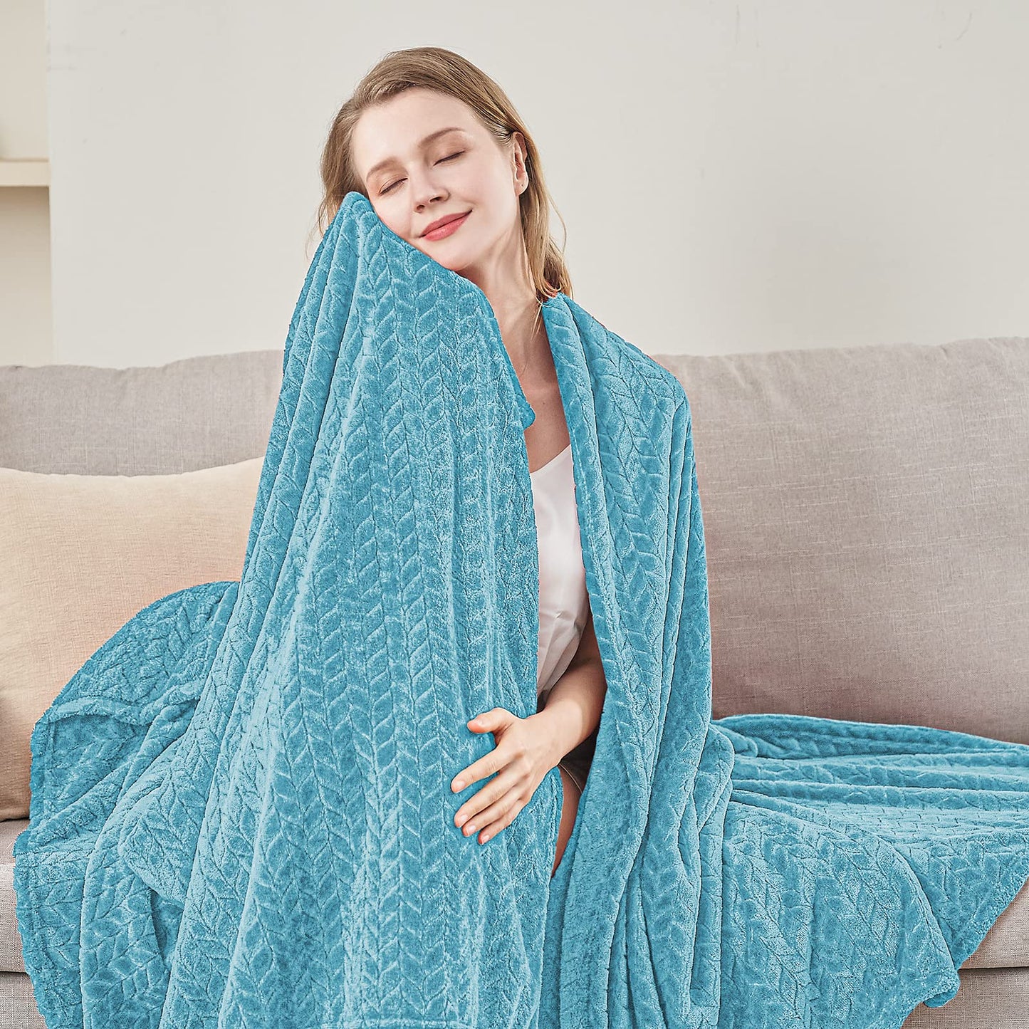 Inhand Fleece Throw Blankets, Super Soft Flannel Cozy Blankets for Adults, Washable Lightweight Blanket for Couch Sofa Bed Office, Warm Plush Blankets for All Season (50"×60", Green)