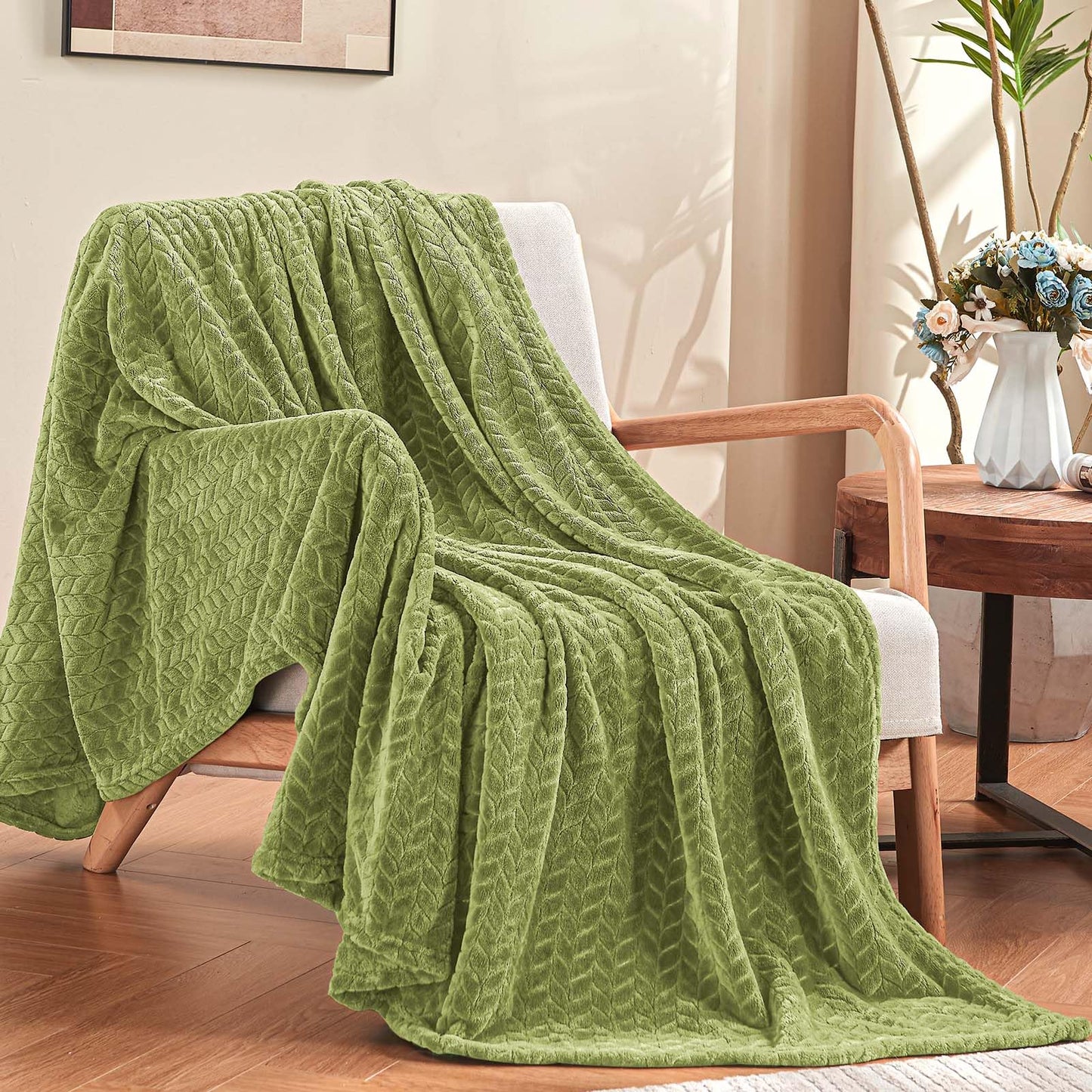 Inhand Fleece Throw Blankets, Super Soft Flannel Cozy Blankets for Adults, Washable Lightweight Blanket for Couch Sofa Bed Office, Warm Plush Blankets for All Season (50"×60", Green)