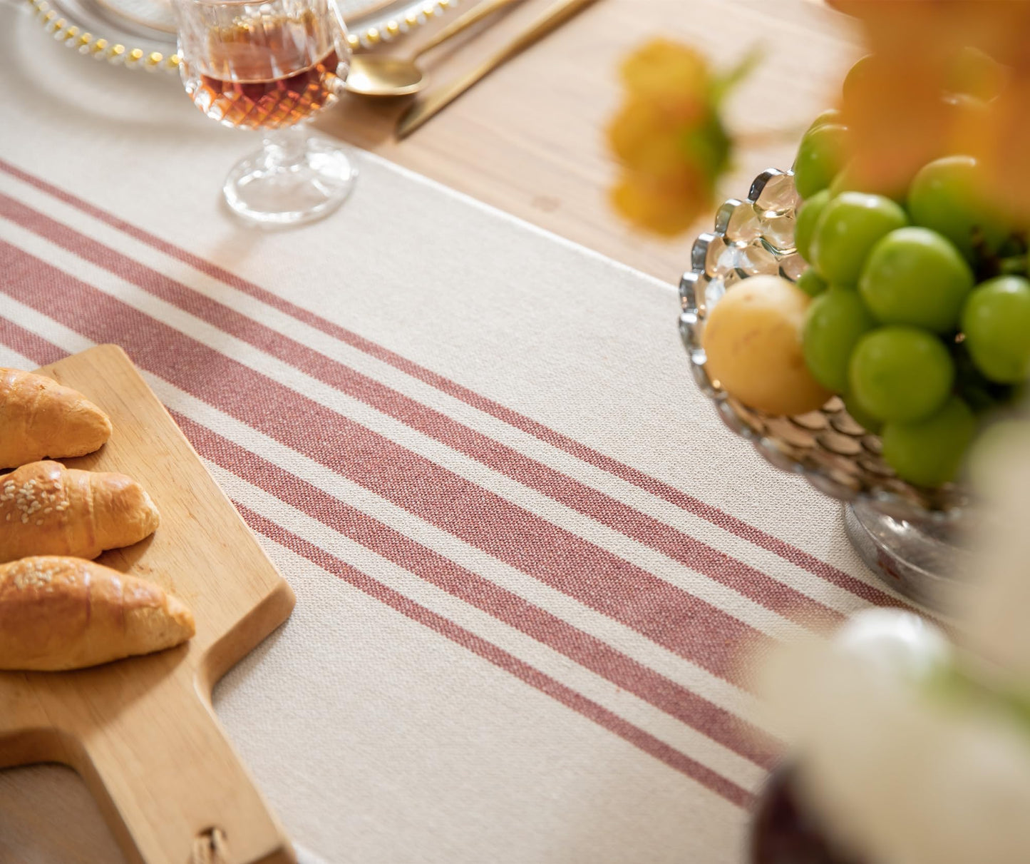 Caflife Boho Table Runner for Modern Farmhouse Decor, Dining Table décor 13 x 72 Inch Long, Coffee Table Runner with Handcrafted Tassels, Green and Beige Stripe Table Runner for Home Boho décor