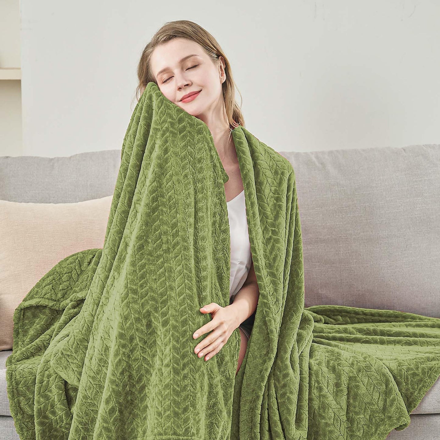 Inhand Fleece Throw Blankets, Super Soft Flannel Cozy Blankets for Adults, Washable Lightweight Blanket for Couch Sofa Bed Office, Warm Plush Blankets for All Season (50"×60", Green)