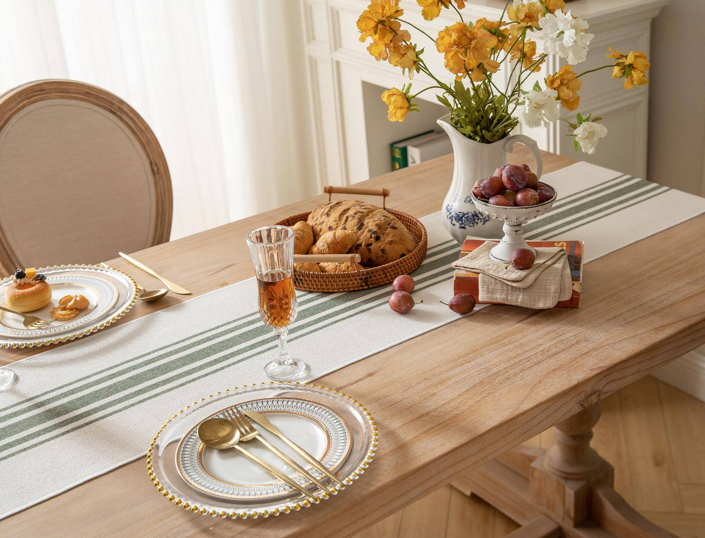 Caflife Boho Table Runner for Modern Farmhouse Decor, Dining Table décor 13 x 72 Inch Long, Coffee Table Runner with Handcrafted Tassels, Green and Beige Stripe Table Runner for Home Boho décor