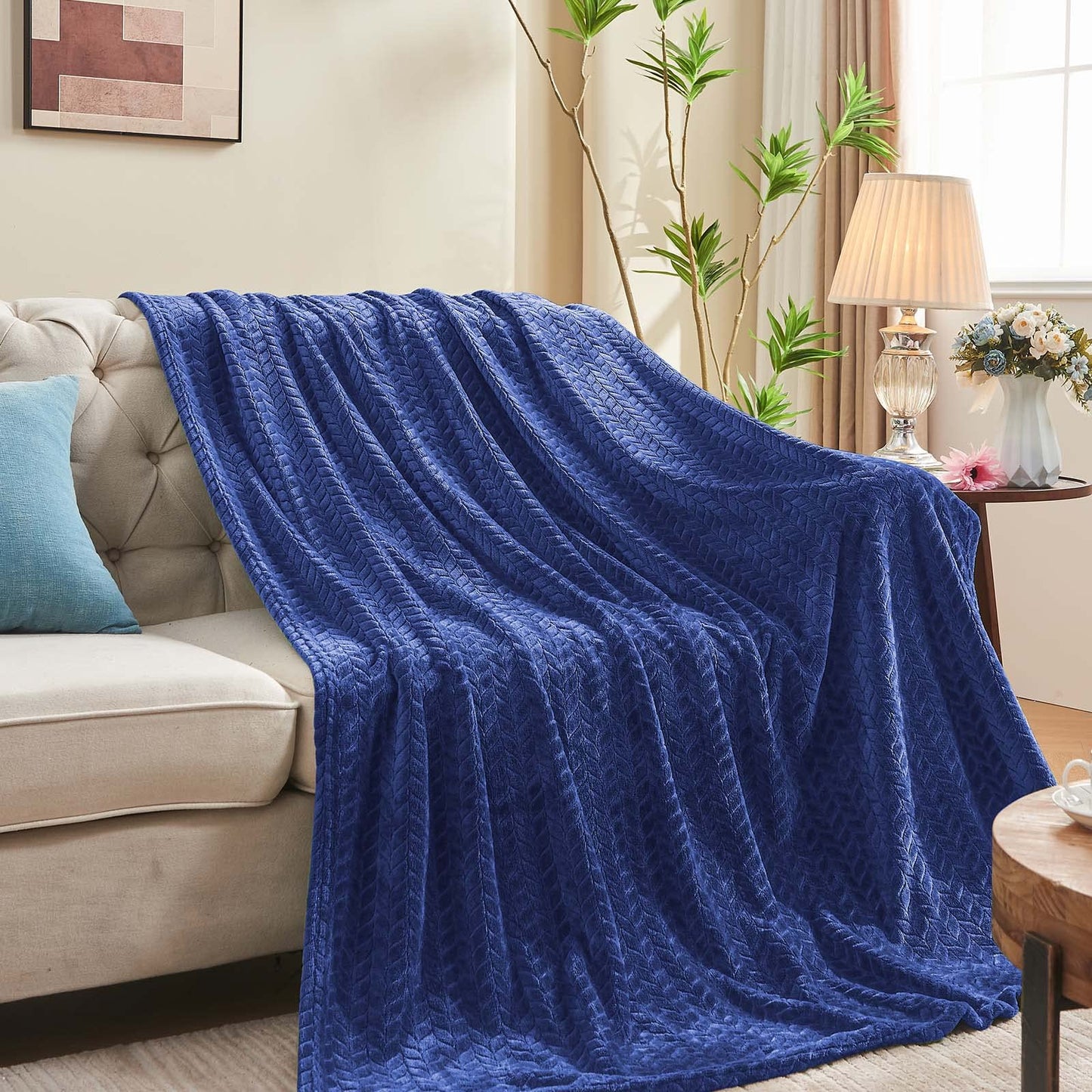 Inhand Fleece Throw Blankets, Super Soft Flannel Cozy Blankets for Adults, Washable Lightweight Blanket for Couch Sofa Bed Office, Warm Plush Blankets for All Season (50"×60", Green)