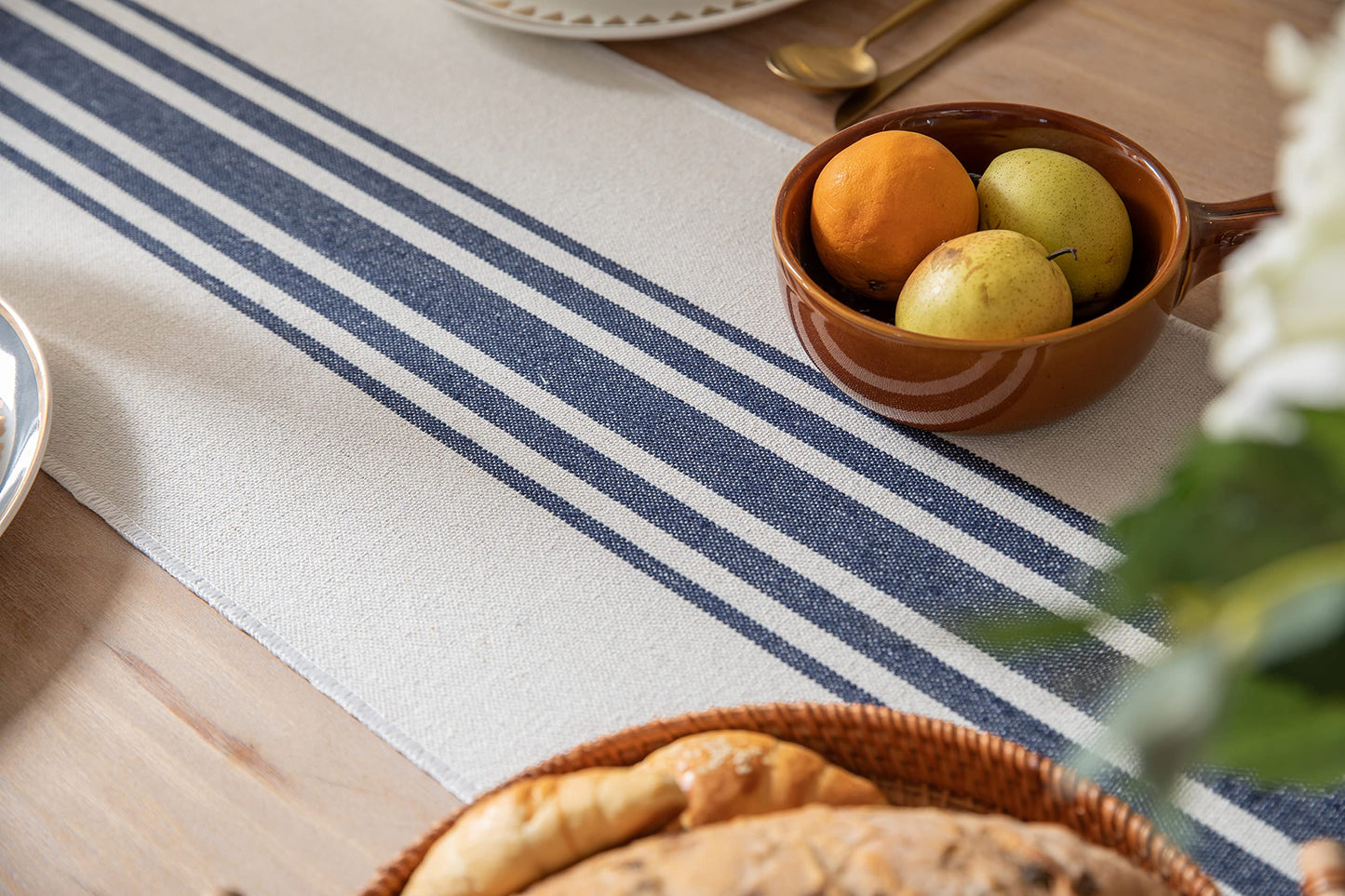 Caflife Boho Table Runner for Modern Farmhouse Decor, Dining Table décor 13 x 72 Inch Long, Coffee Table Runner with Handcrafted Tassels, Green and Beige Stripe Table Runner for Home Boho décor