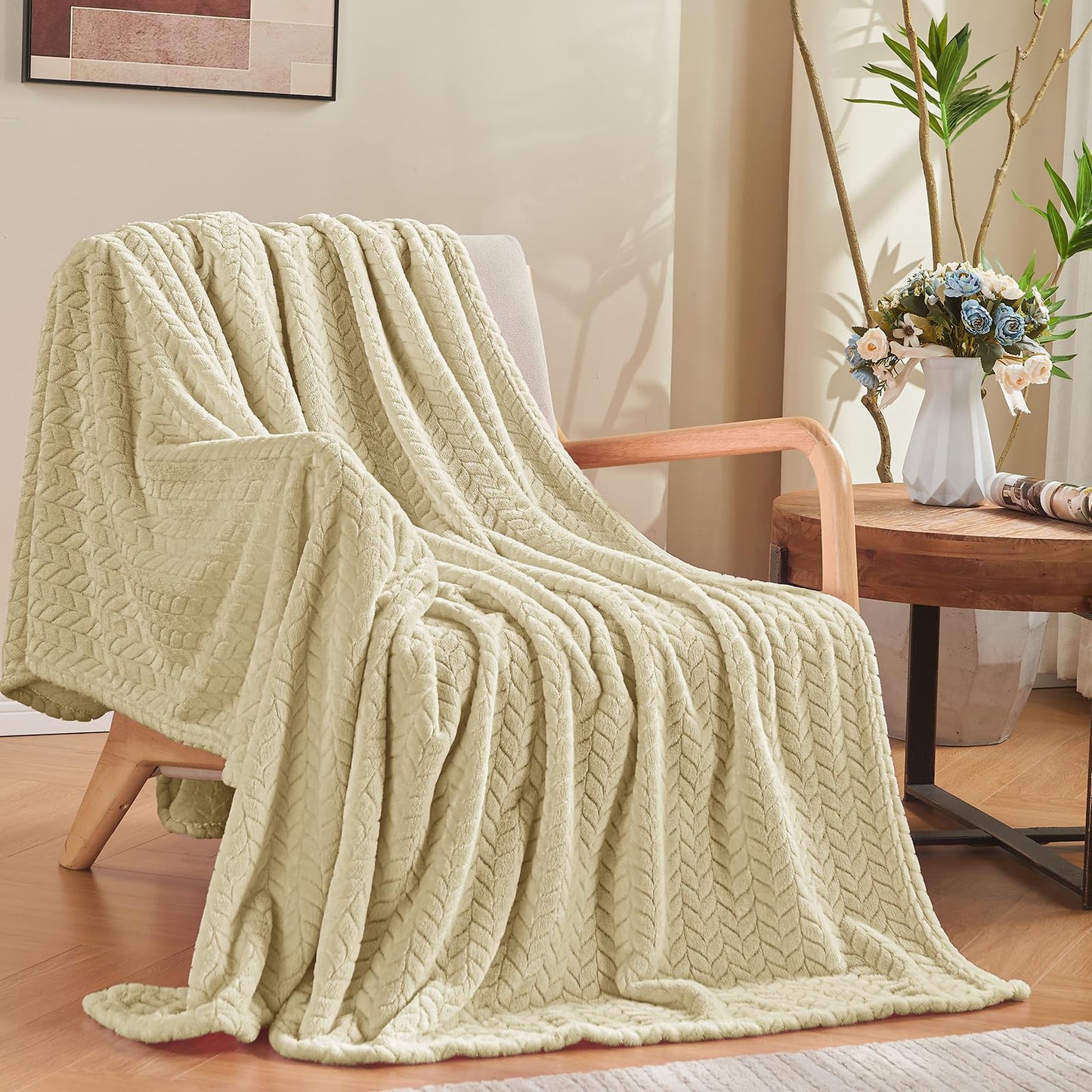 Inhand Fleece Throw Blankets, Super Soft Flannel Cozy Blankets for Adults, Washable Lightweight Blanket for Couch Sofa Bed Office, Warm Plush Blankets for All Season (50"×60", Green)