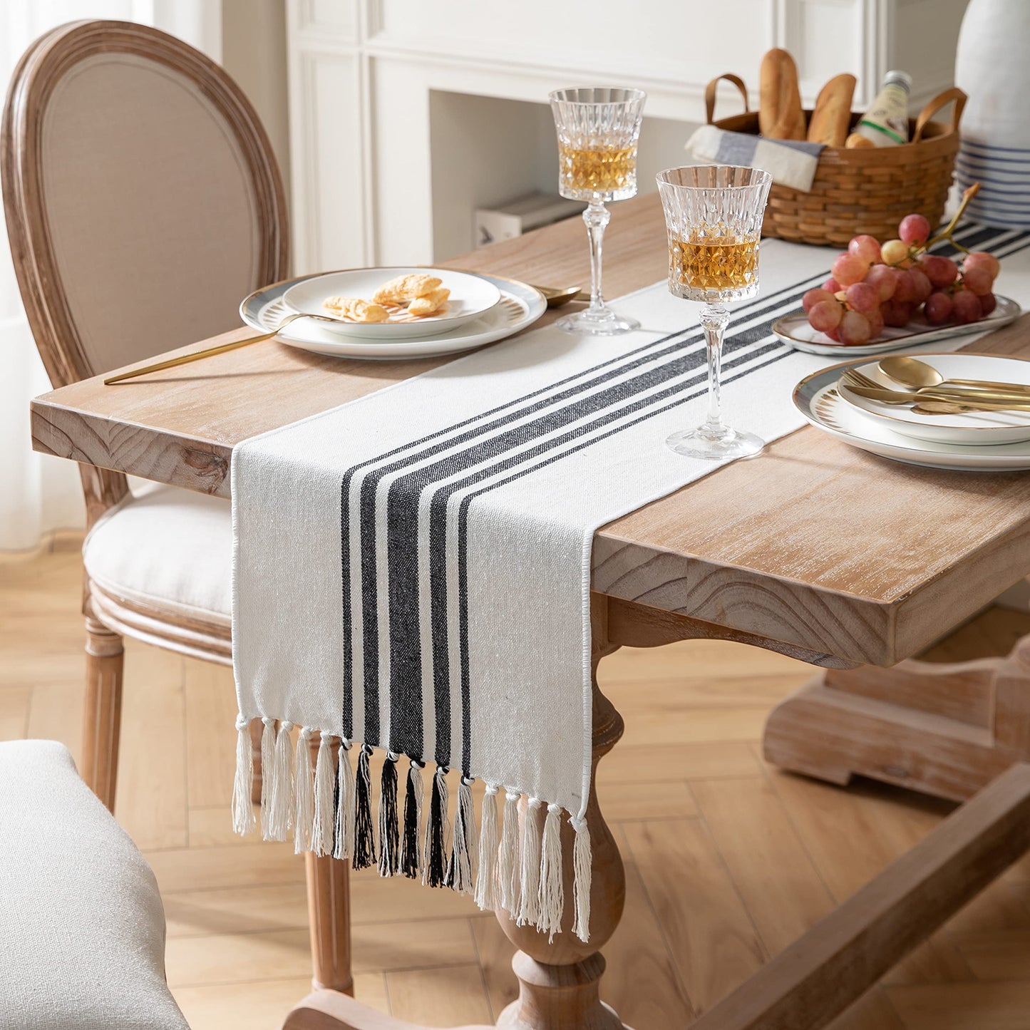 Caflife Boho Table Runner for Modern Farmhouse Decor, Dining Table décor 13 x 72 Inch Long, Coffee Table Runner with Handcrafted Tassels, Green and Beige Stripe Table Runner for Home Boho décor