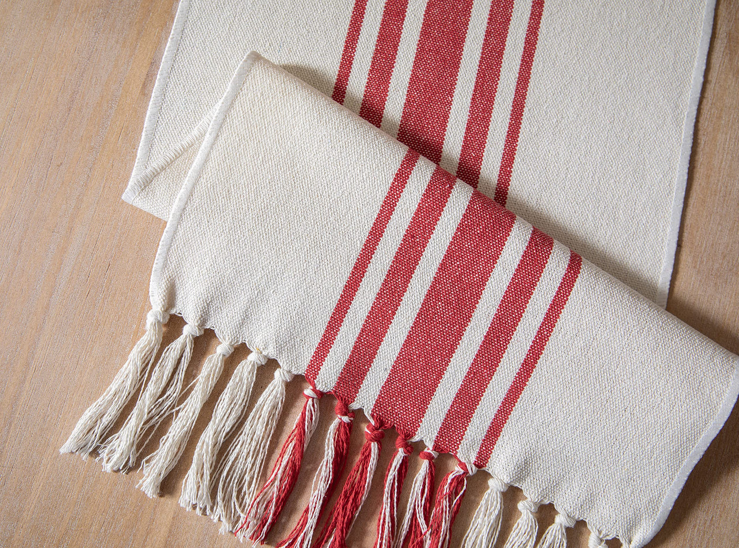 Caflife Boho Table Runner for Modern Farmhouse Decor, Dining Table décor 13 x 72 Inch Long, Coffee Table Runner with Handcrafted Tassels, Green and Beige Stripe Table Runner for Home Boho décor